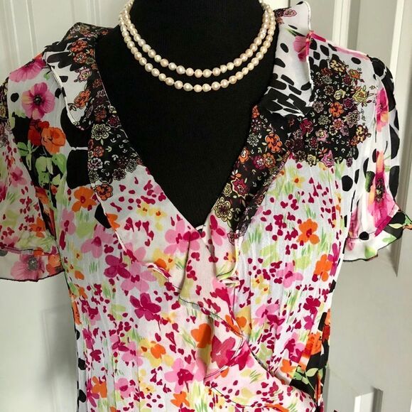 Cute colorful blouse by Dressbarn in large - Picture 2 of 3